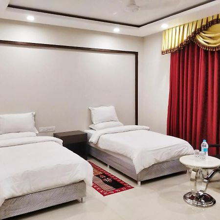 Bodhgaya Seven Inn Hotel N Restaurant Dış mekan fotoğraf