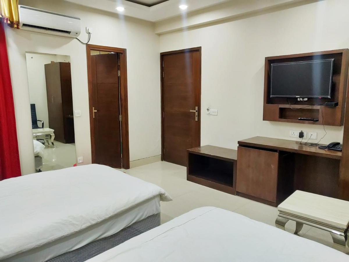 Bodhgaya Seven Inn Hotel N Restaurant Dış mekan fotoğraf